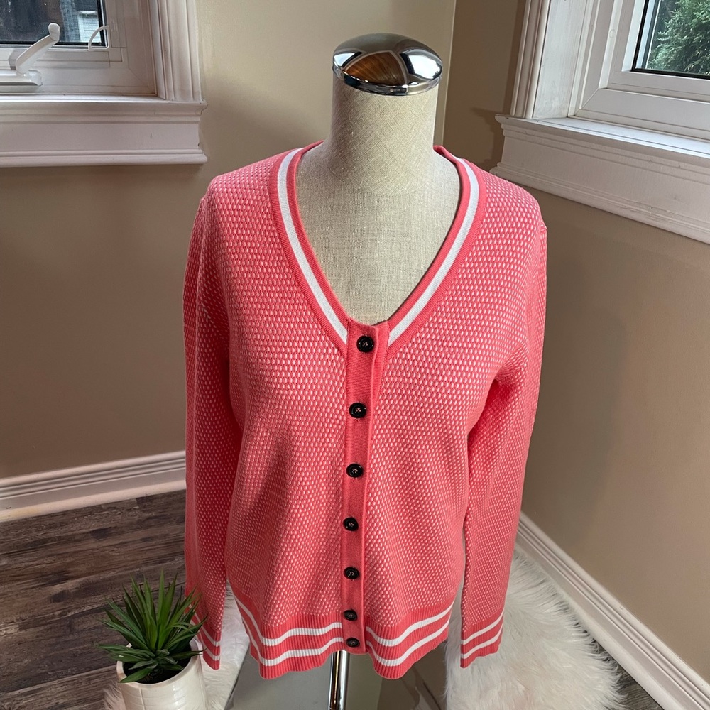 SPANNER sm/med V-neck cardigan with button closure